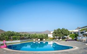 Aeolus Pool Apts